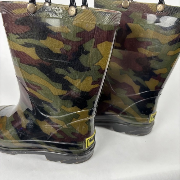 Western Chiefs, Rubber Green Camouflage Rain Boots Boys Size12, Led Lights - Picture 10 of 10